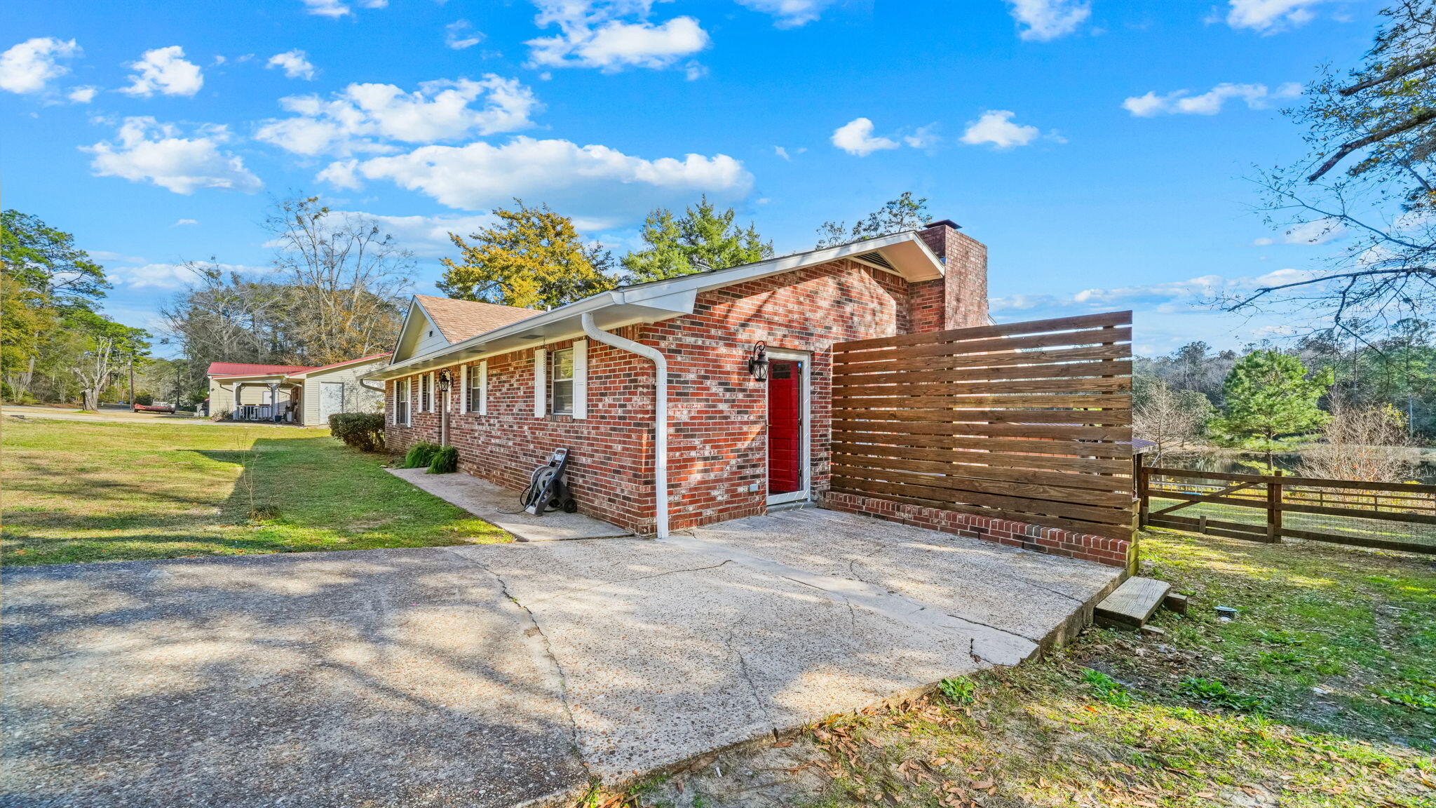 149 Pine Hill Drive, DeFuniak Springs