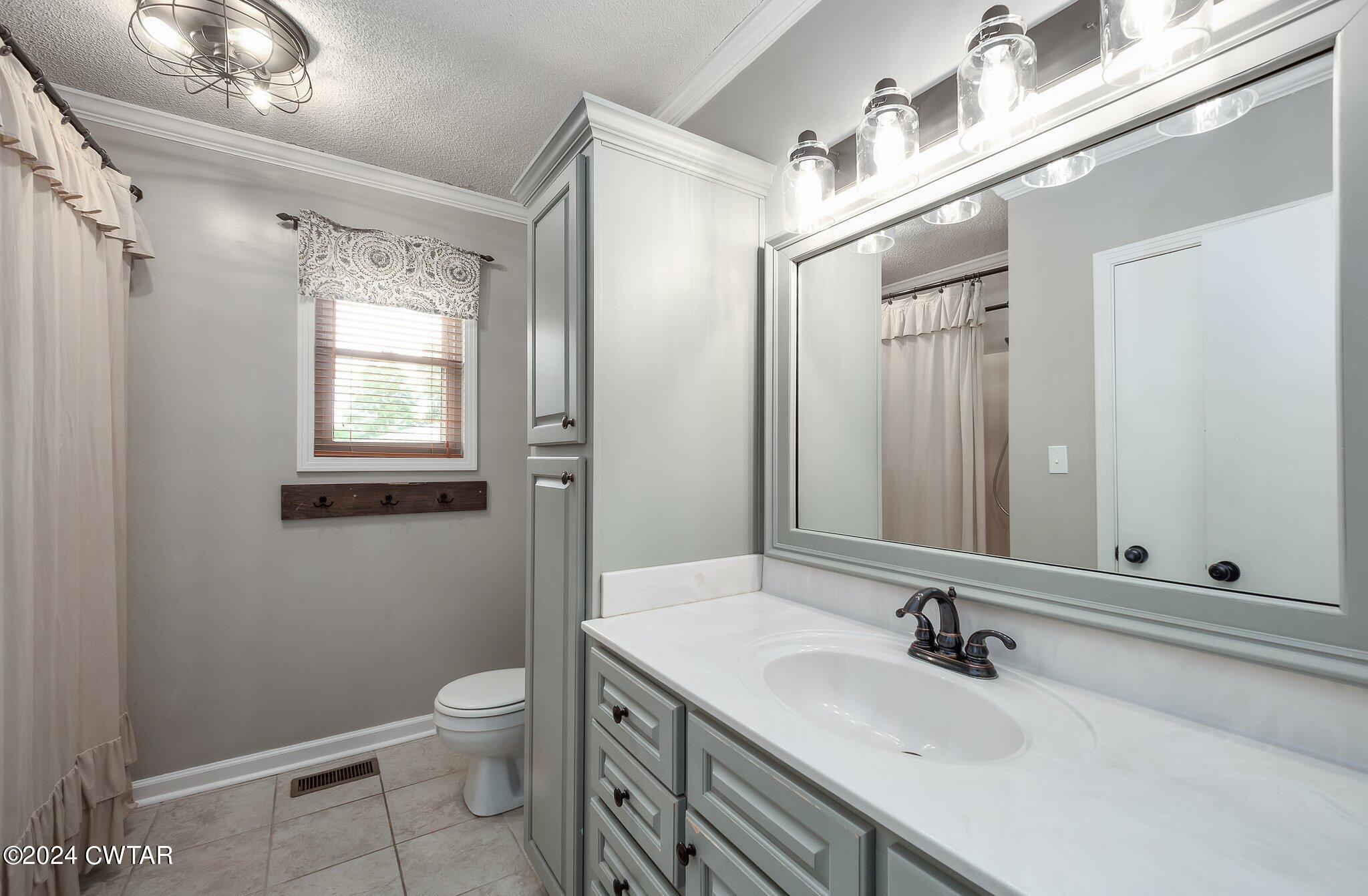 1039 E Church Street