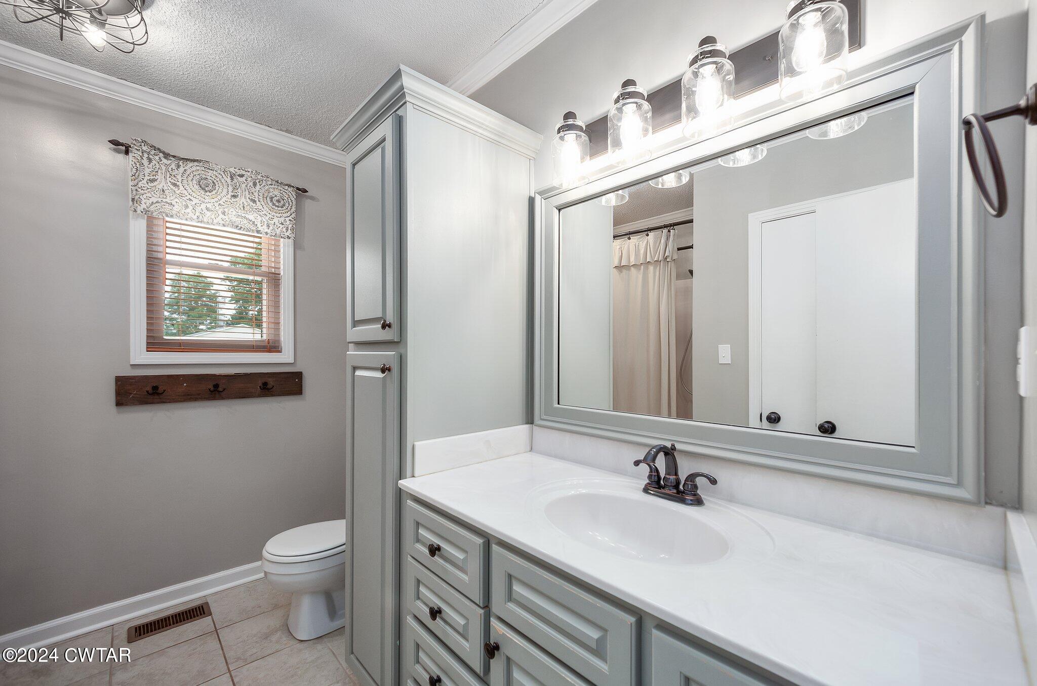 1039 E Church Street