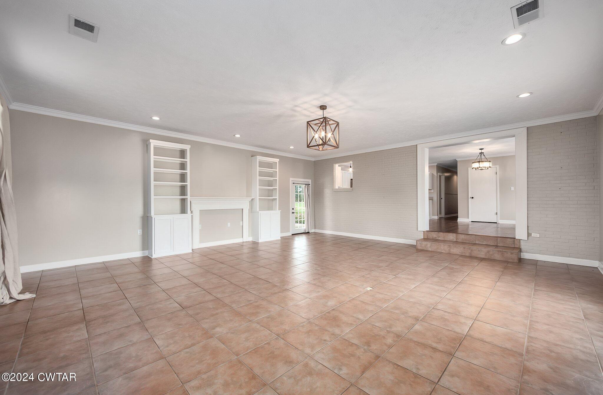 1039 E Church Street