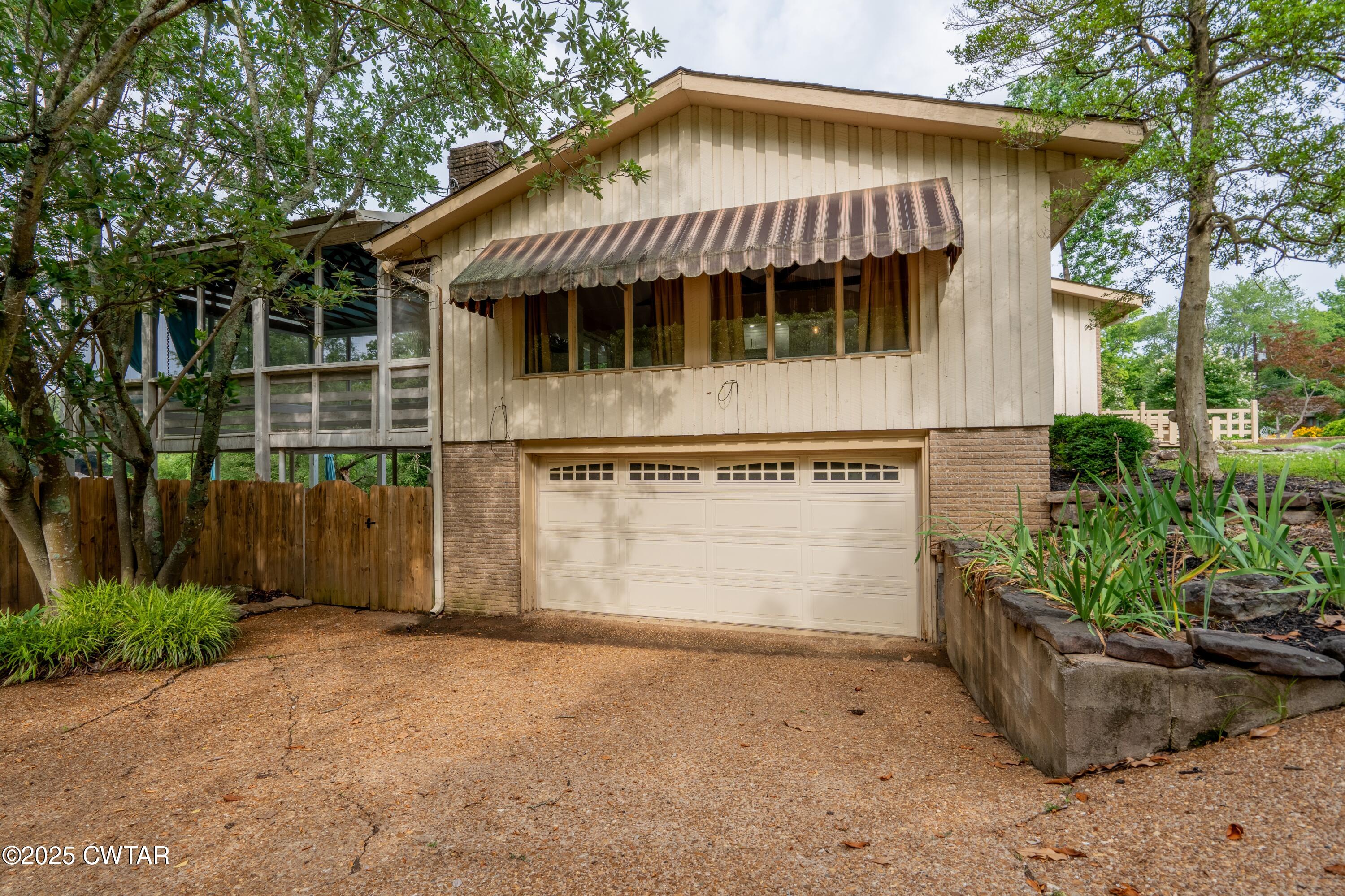 1035 Thorntree Drive