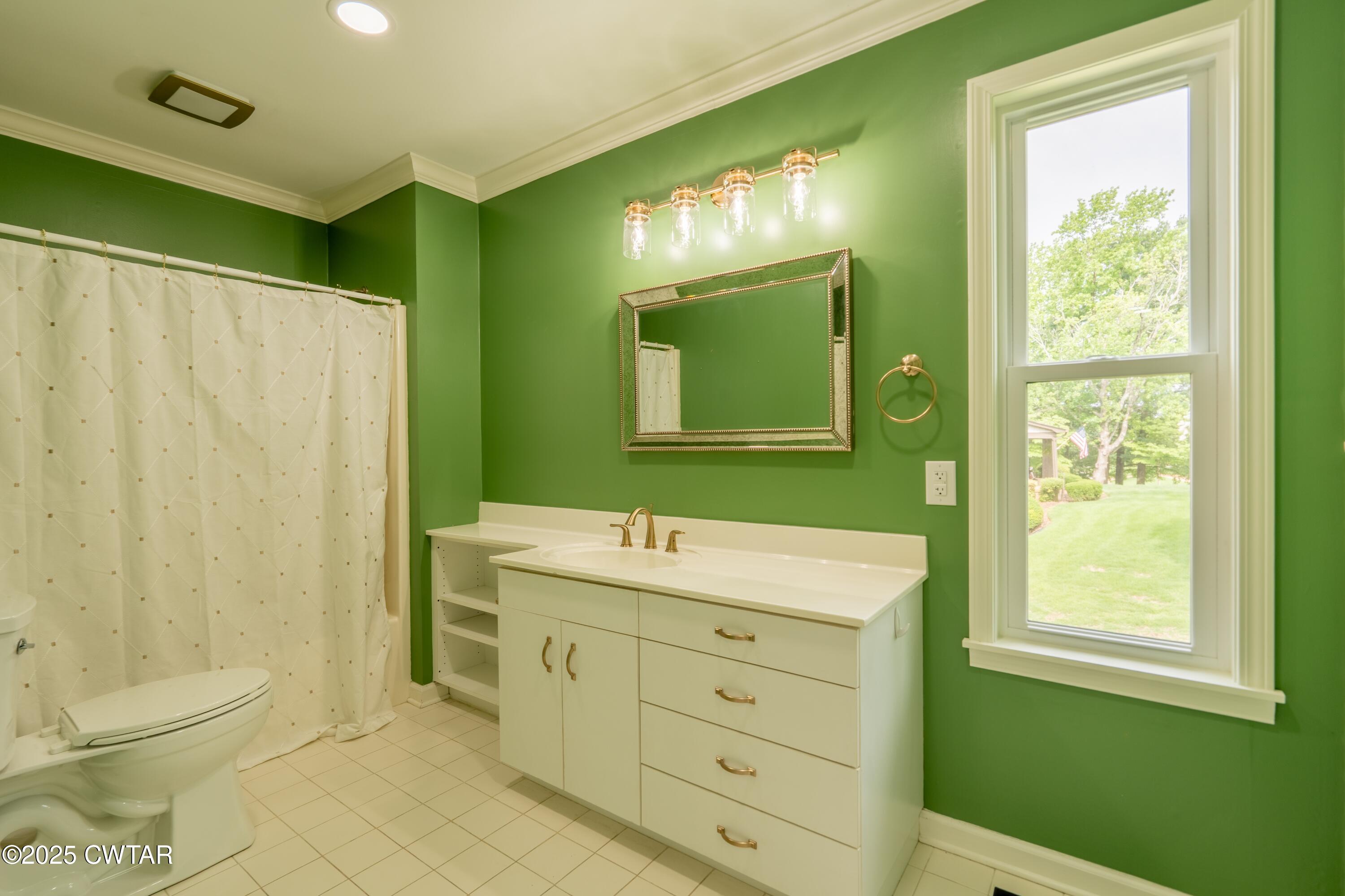 1035 Thorntree Drive