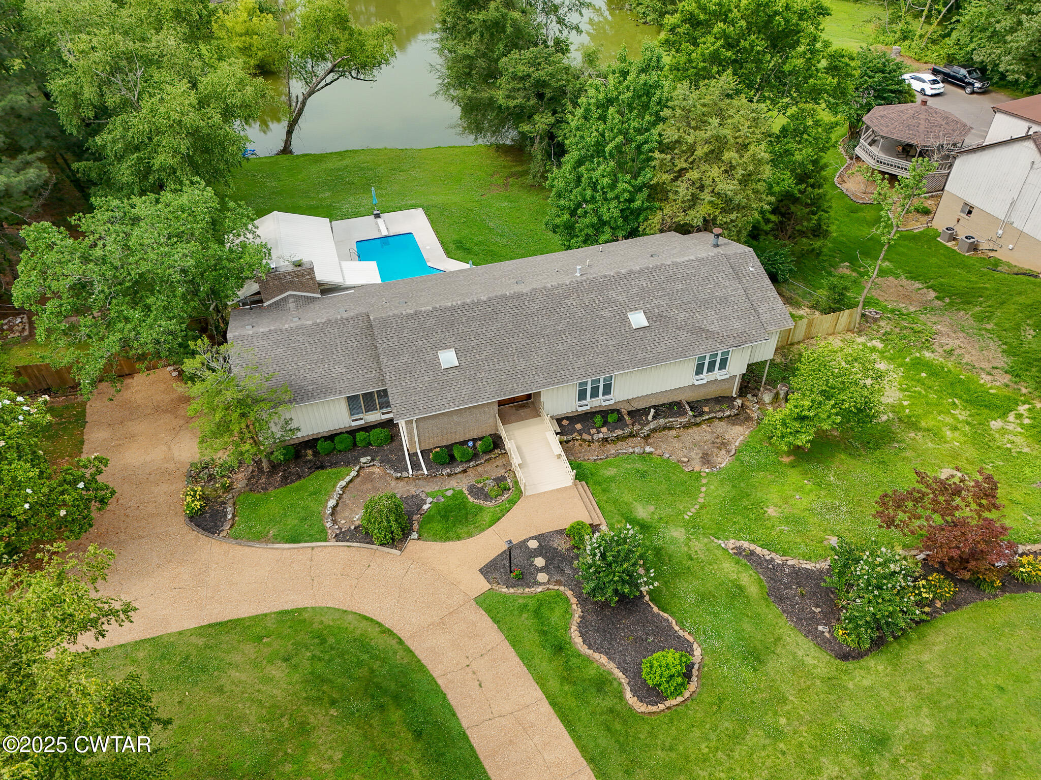 1035 Thorntree Drive