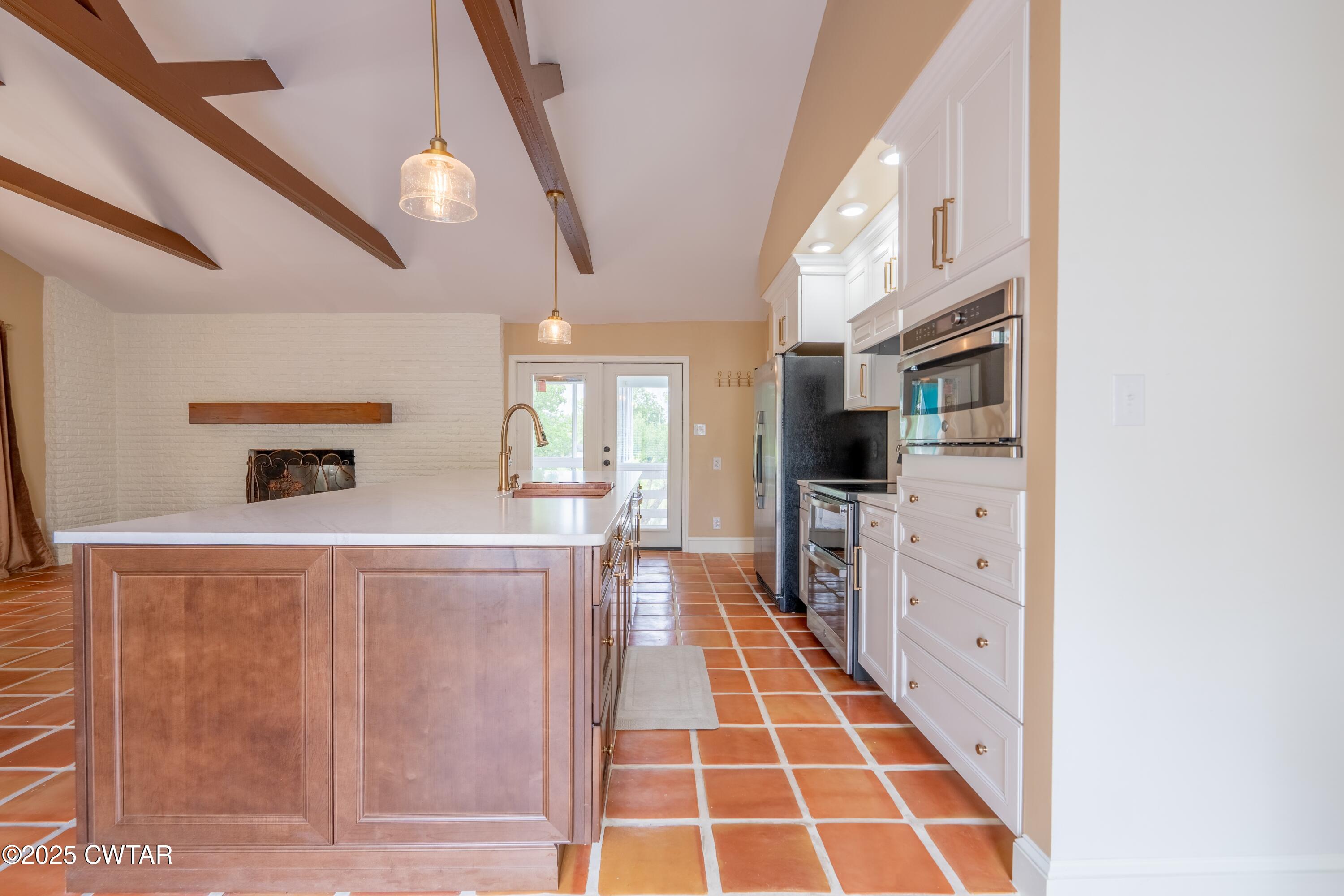 1035 Thorntree Drive