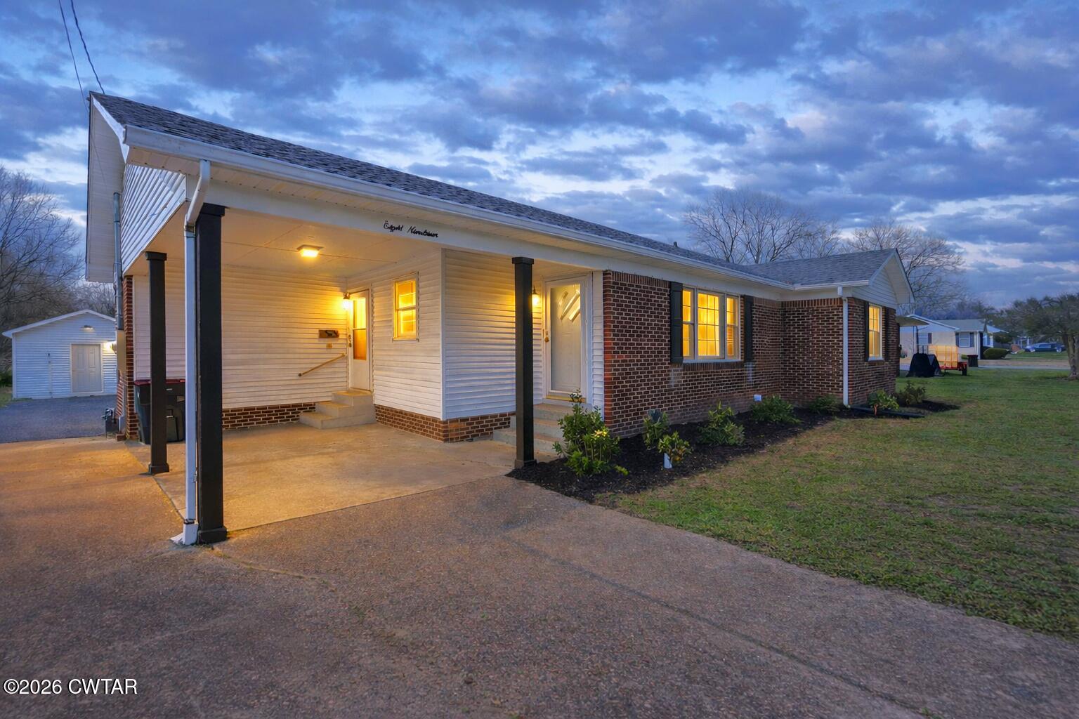 819 N 30th Avenue