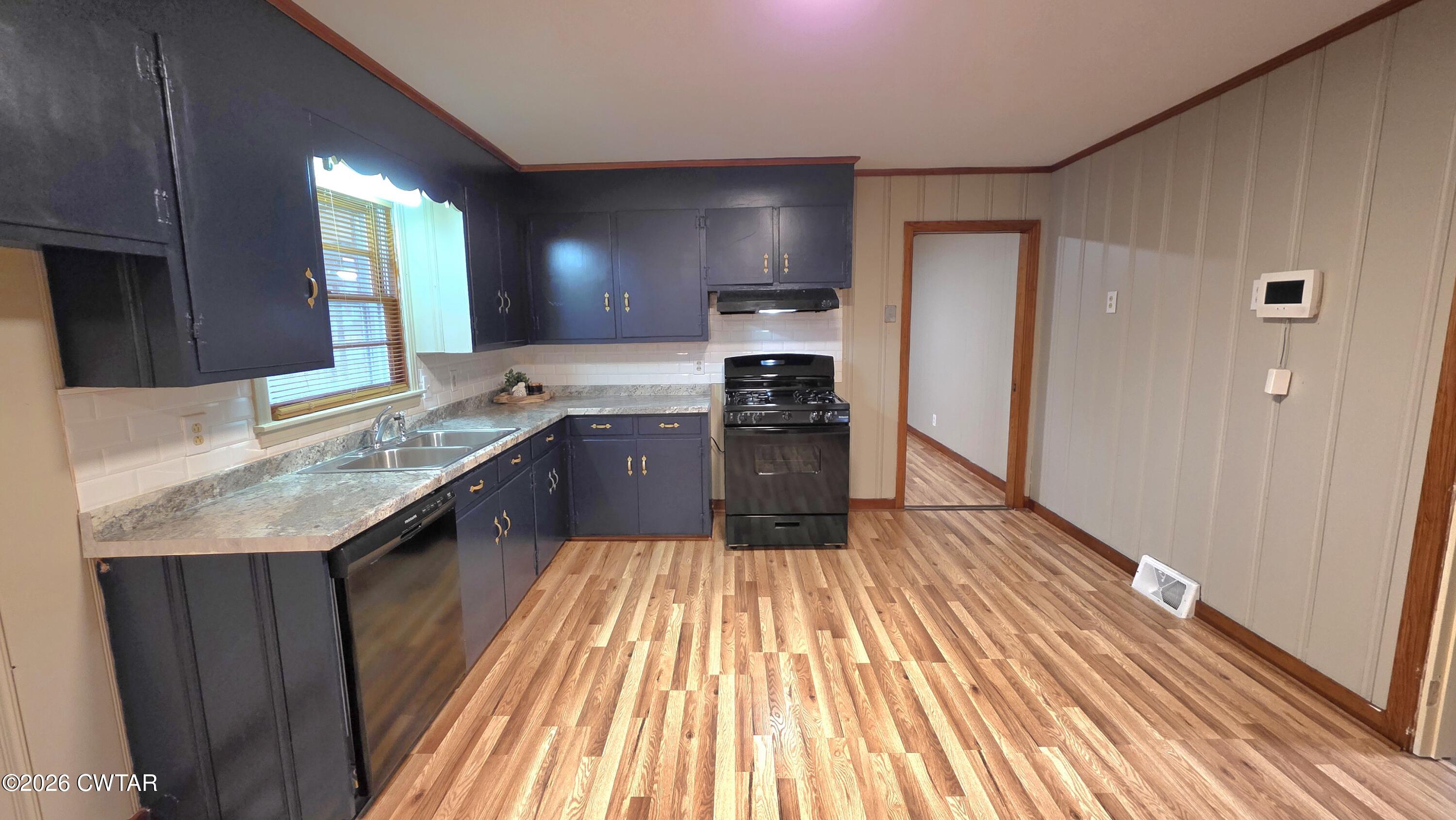 819 N 30th Avenue