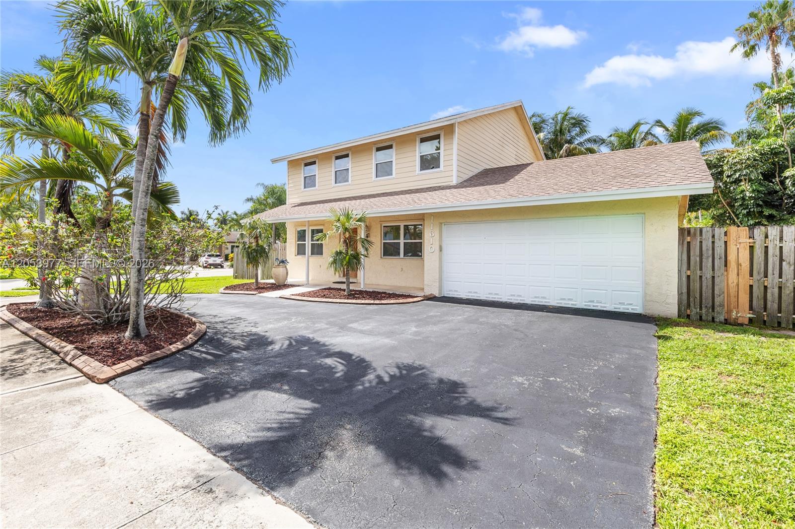 11610 NW 43rd St