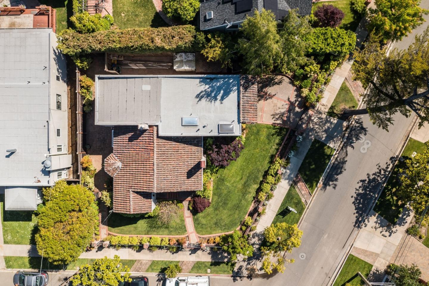 869 Walnut Avenue
