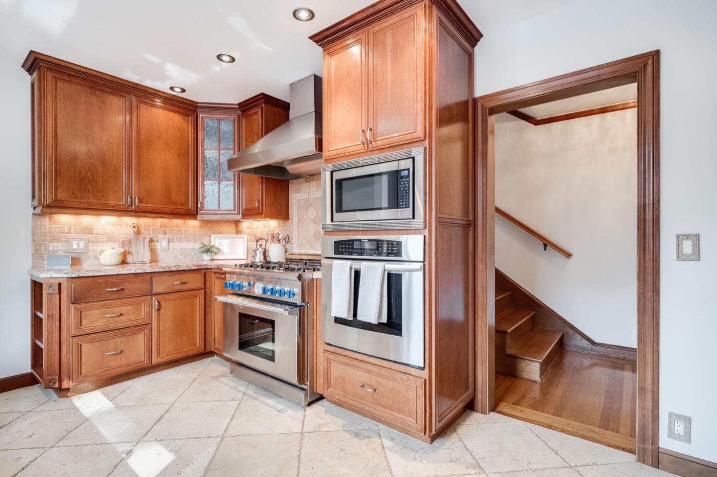 869 Walnut Avenue