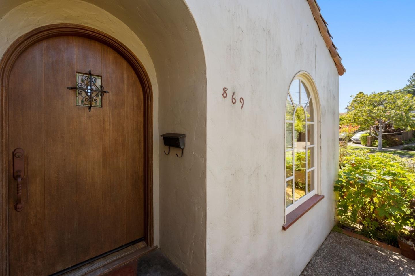 869 Walnut Avenue