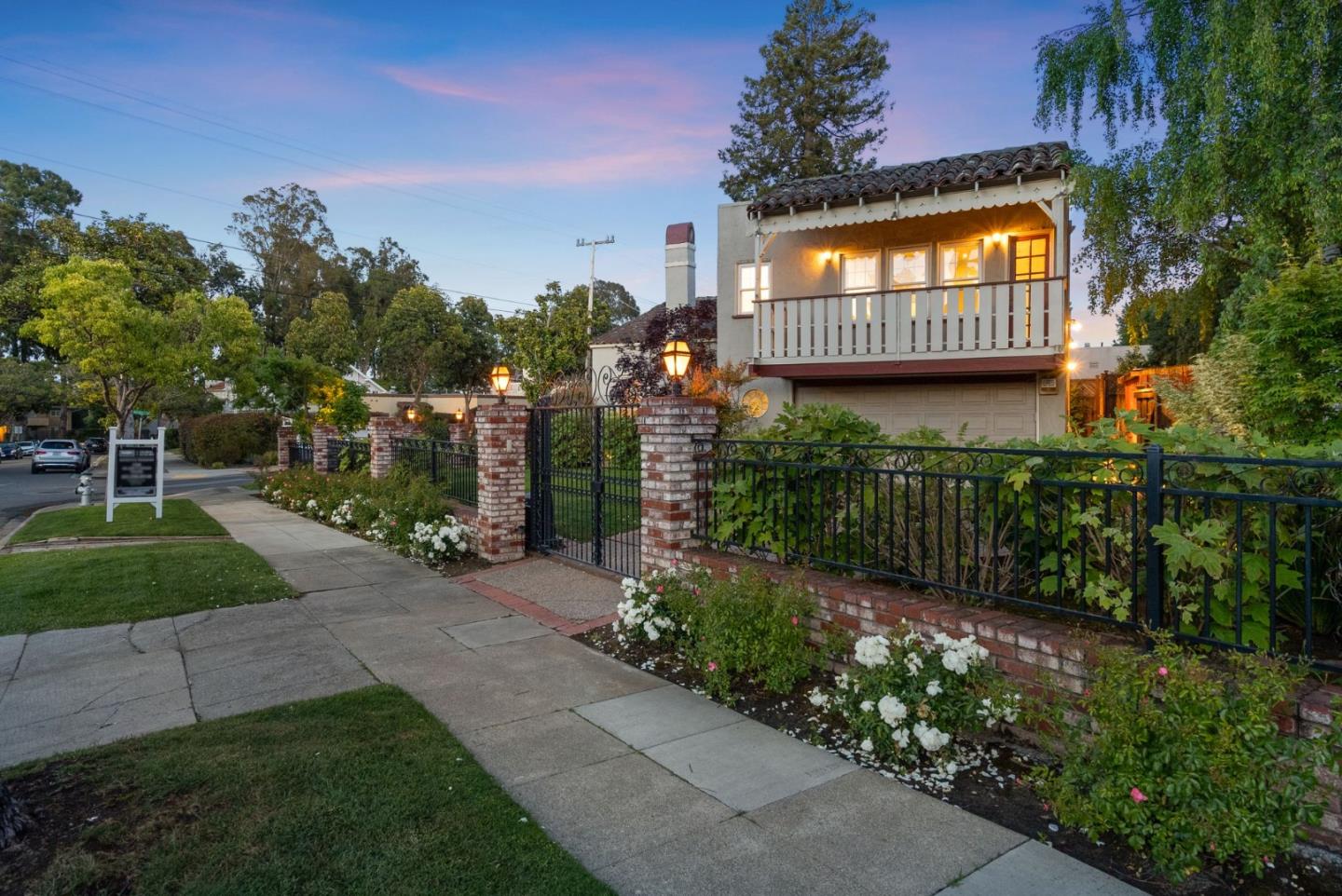 869 Walnut Avenue