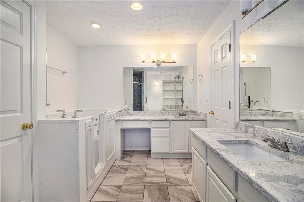 2433 Great Oak Lane