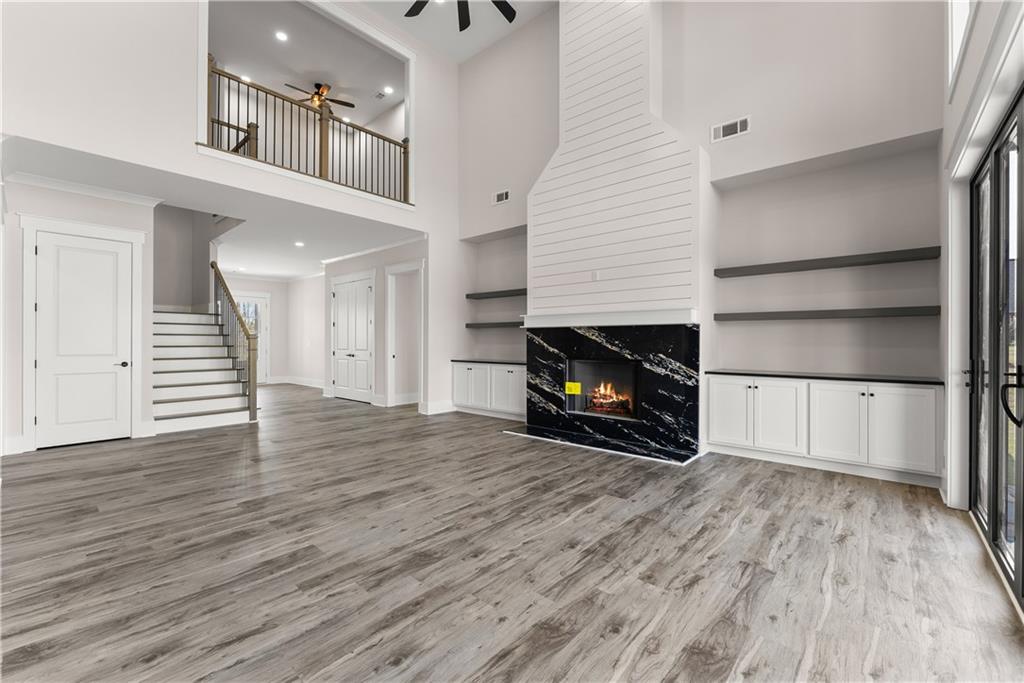 282 Gold Bullion Drive E