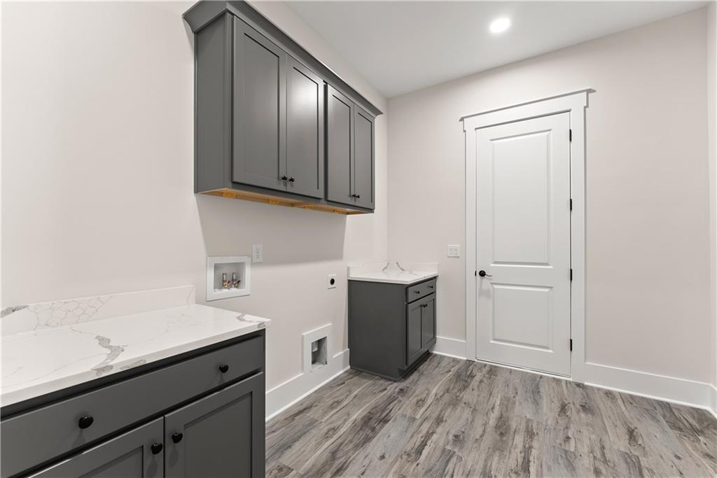 282 Gold Bullion Drive E