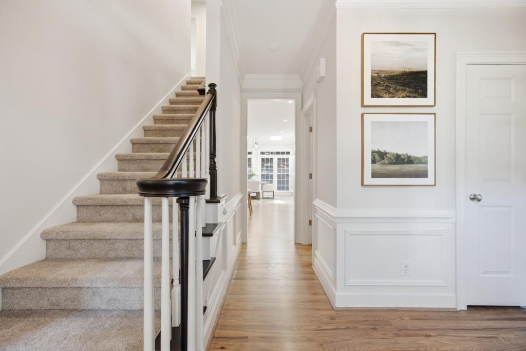 952 Hawkhorn Court