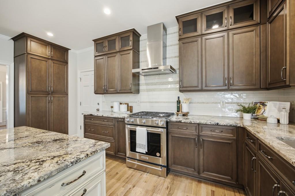 952 Hawkhorn Court