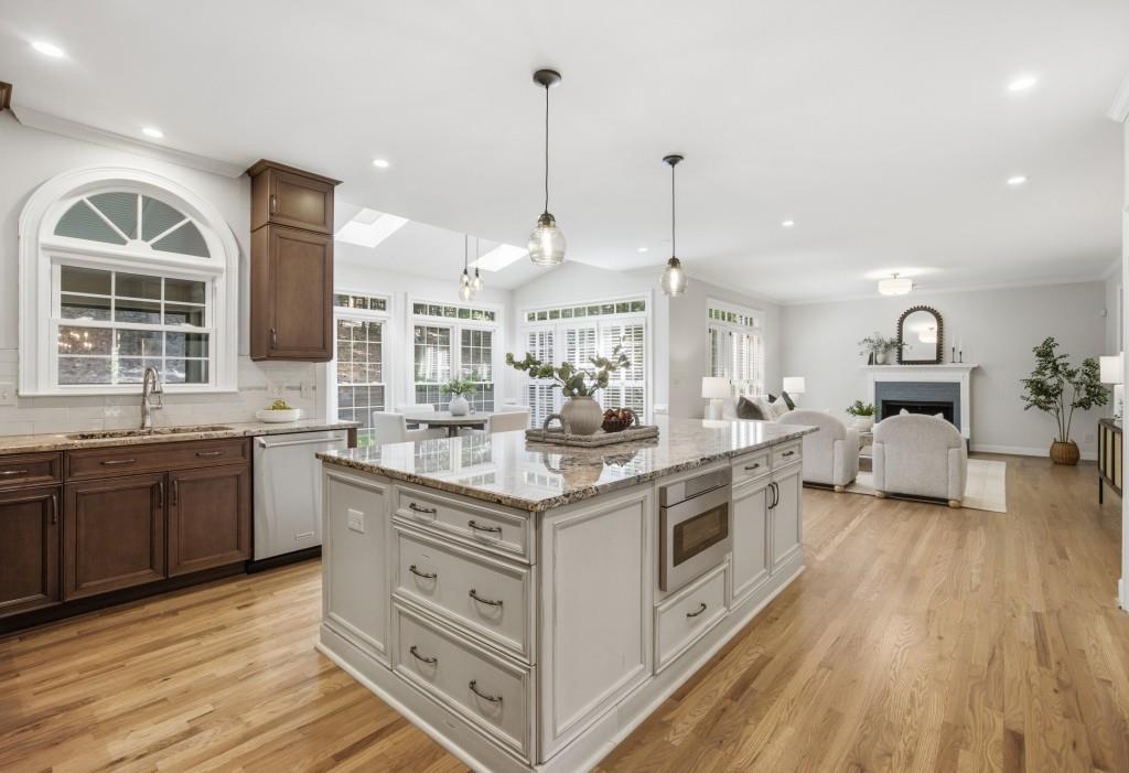 952 Hawkhorn Court