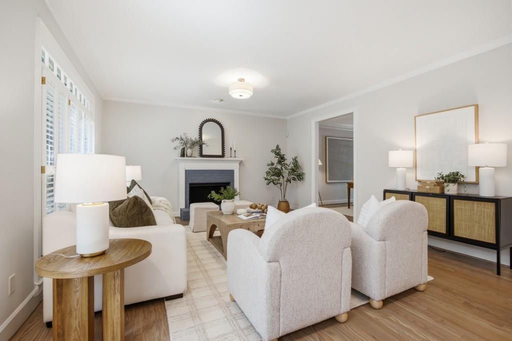 952 Hawkhorn Court