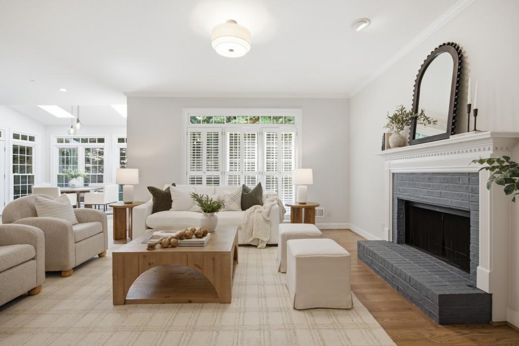 952 Hawkhorn Court