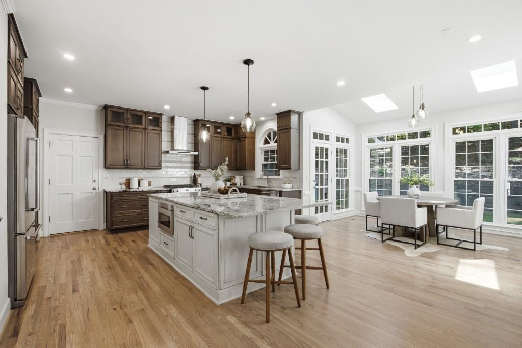 952 Hawkhorn Court