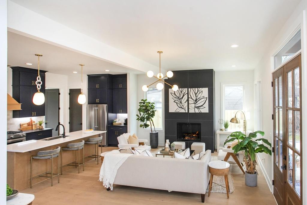 1310 Lillian St