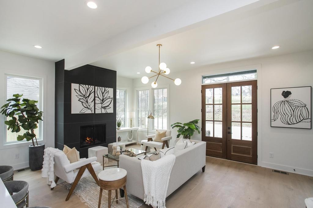1310 Lillian St