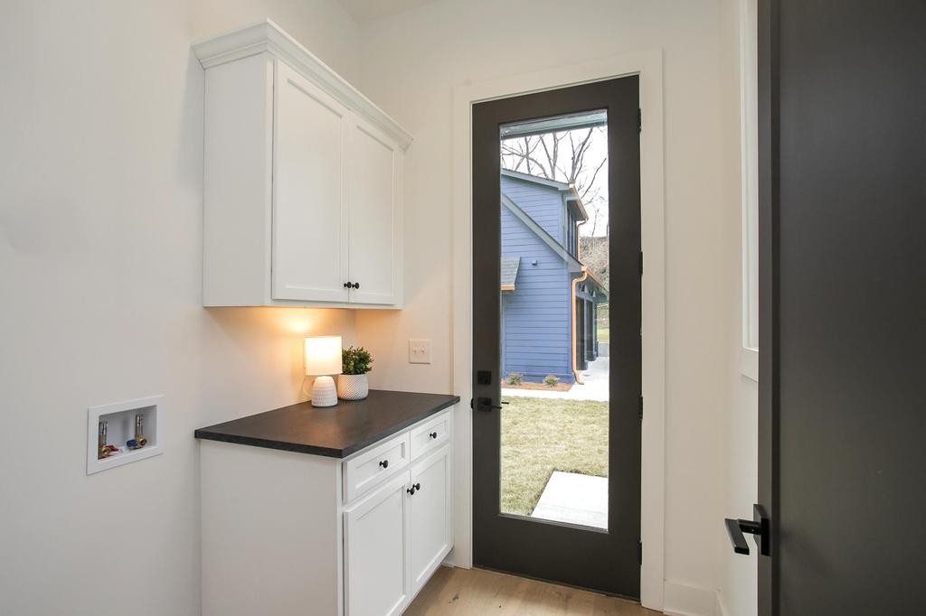 1310 Lillian St