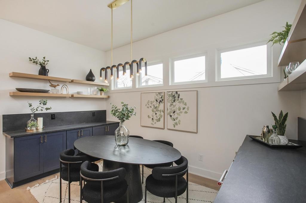1310 Lillian St