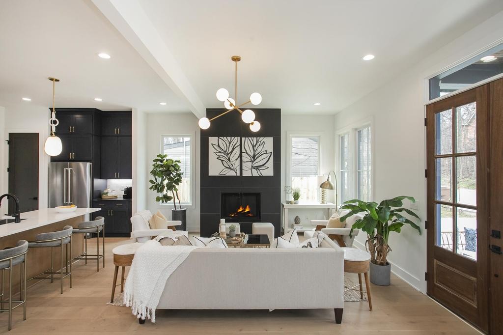 1310 Lillian St