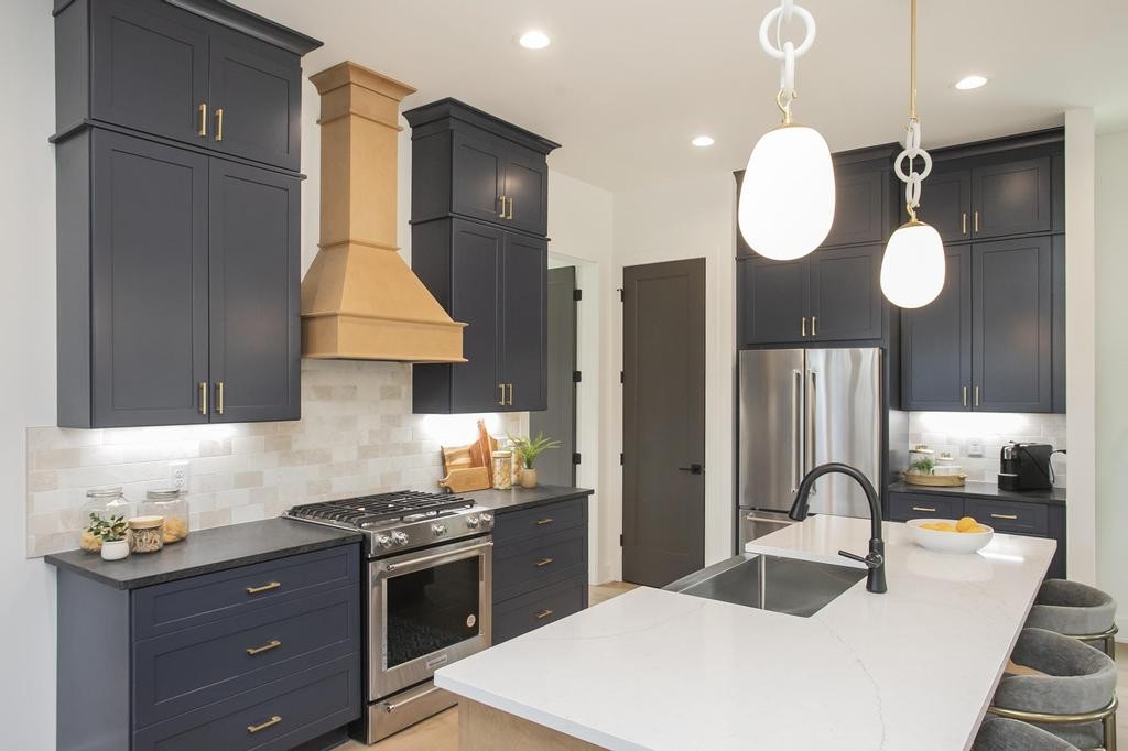 1310 Lillian St