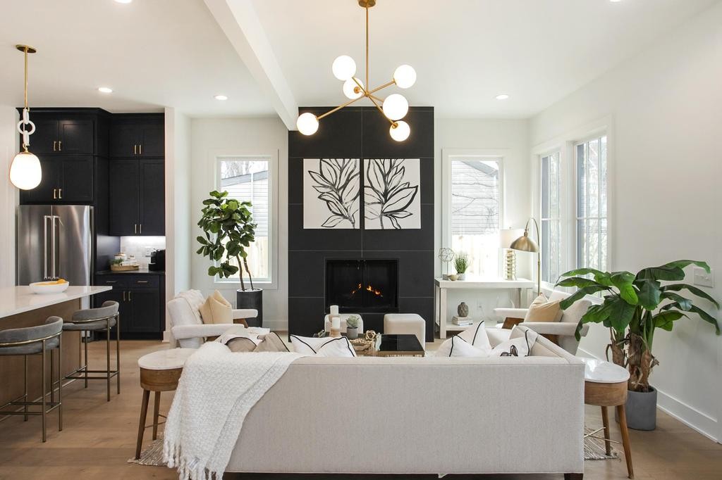 1310 Lillian St