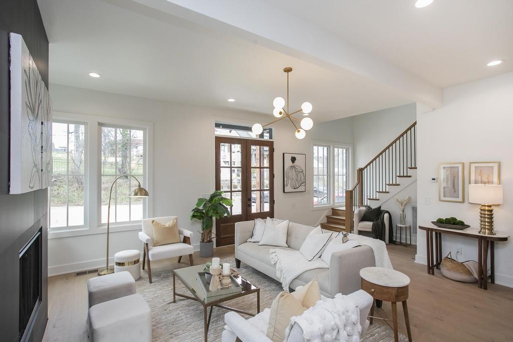1310 Lillian St