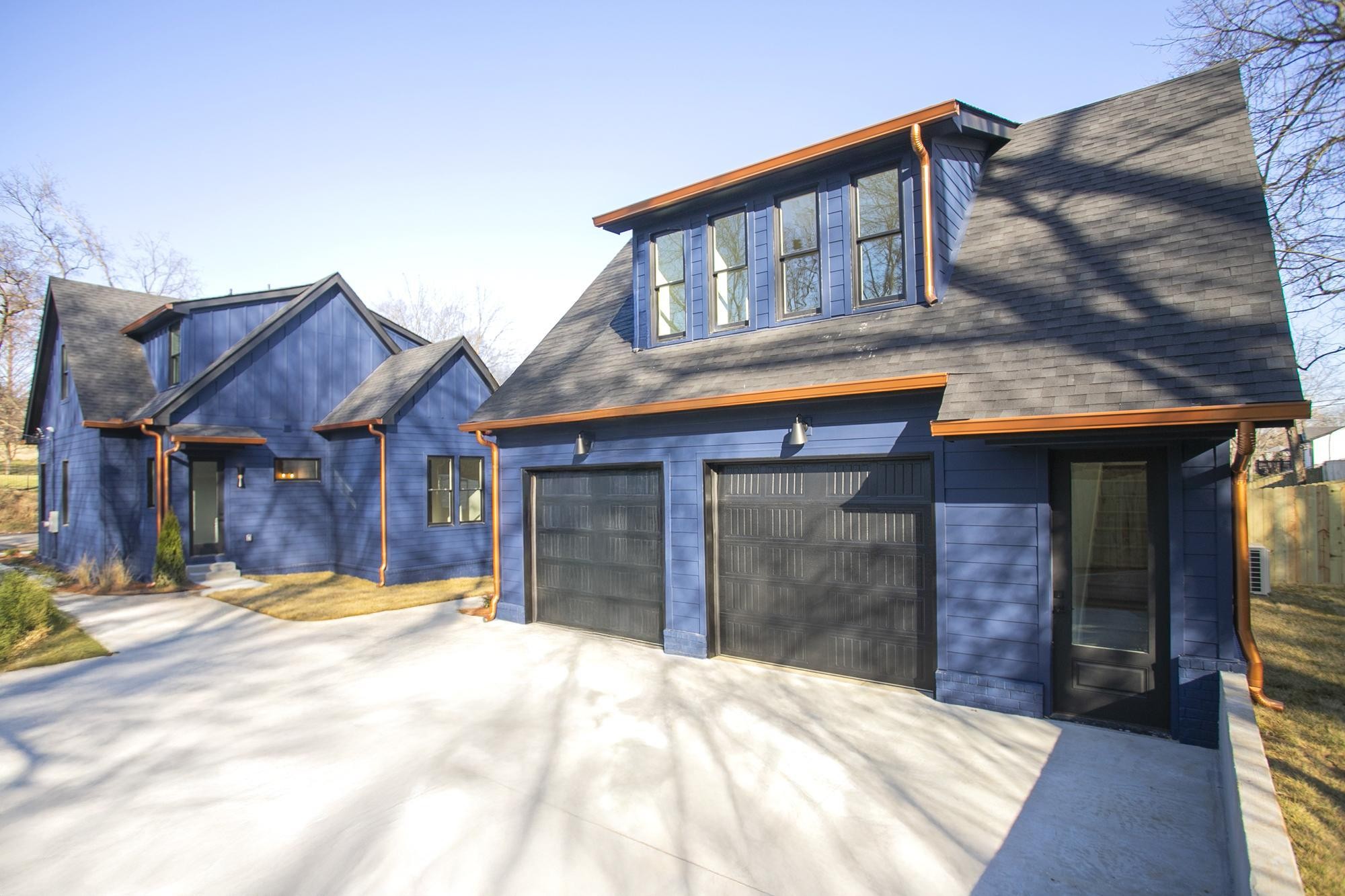 1310 Lillian St