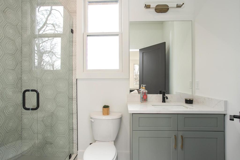 1310 Lillian St