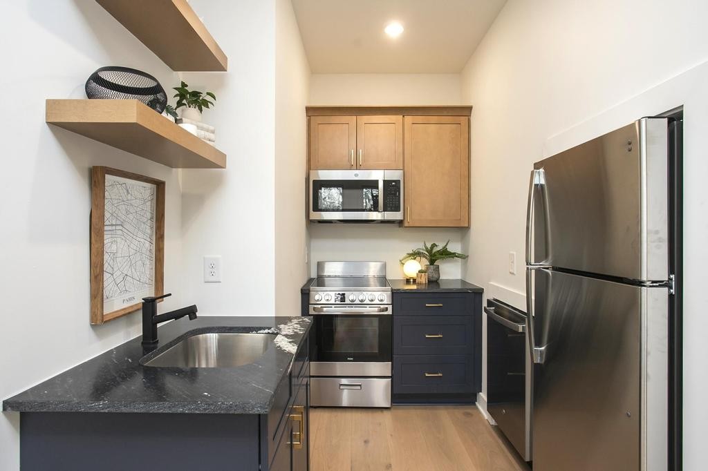 1310 Lillian St