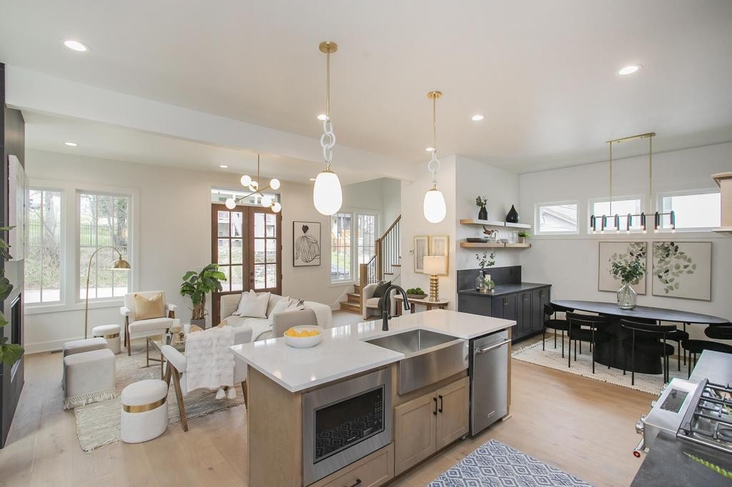 1310 Lillian St