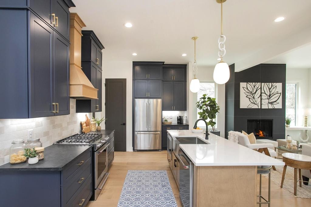 1310 Lillian St