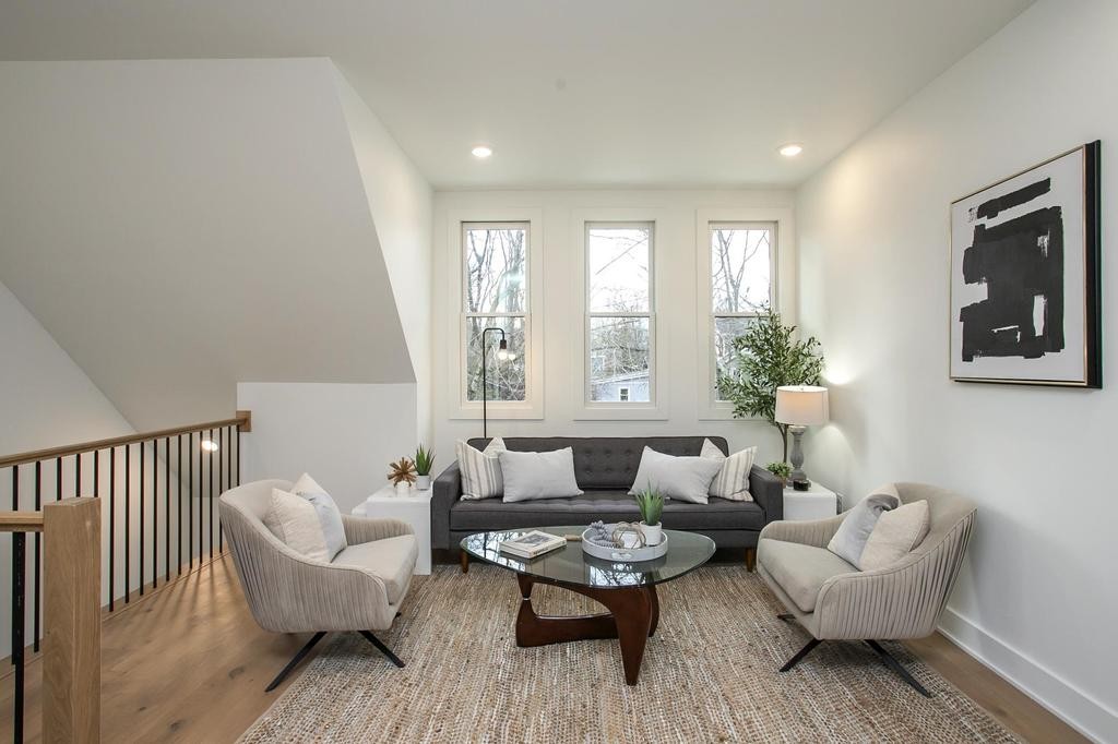 1310 Lillian St