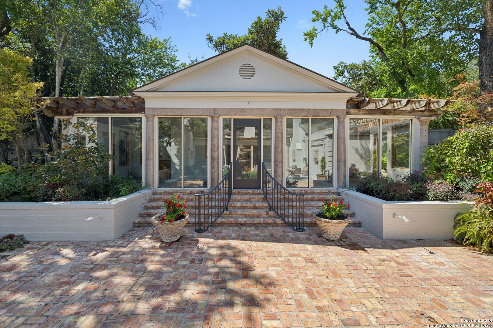 640 Ivy Lane