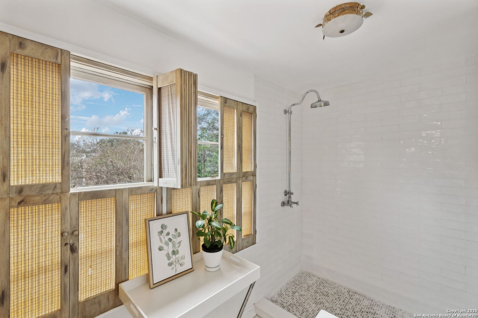 2214 Briarwood Dr