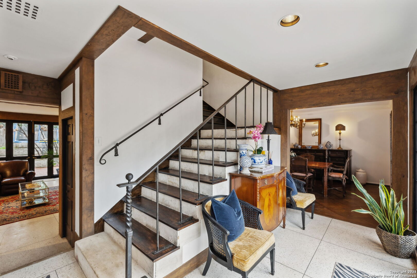 2214 Briarwood Dr