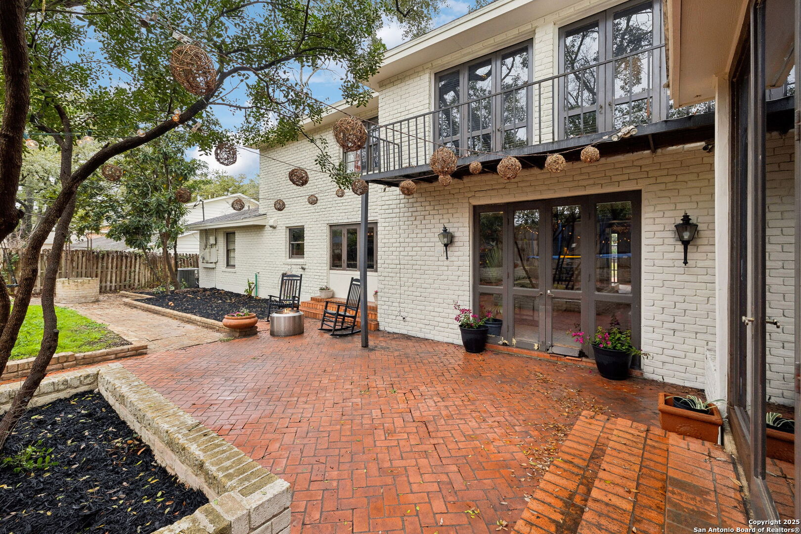 2214 Briarwood Dr