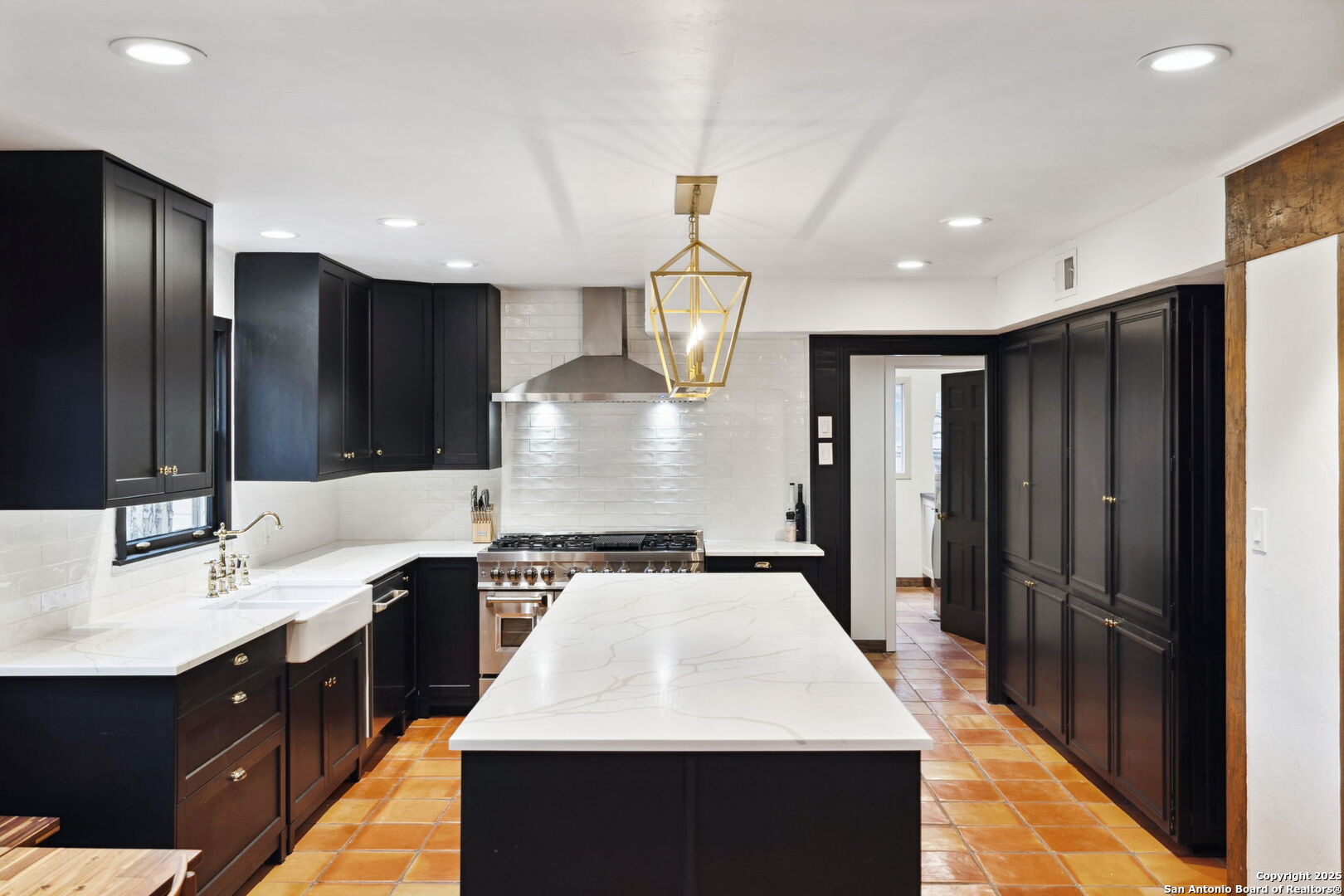 2214 Briarwood Dr