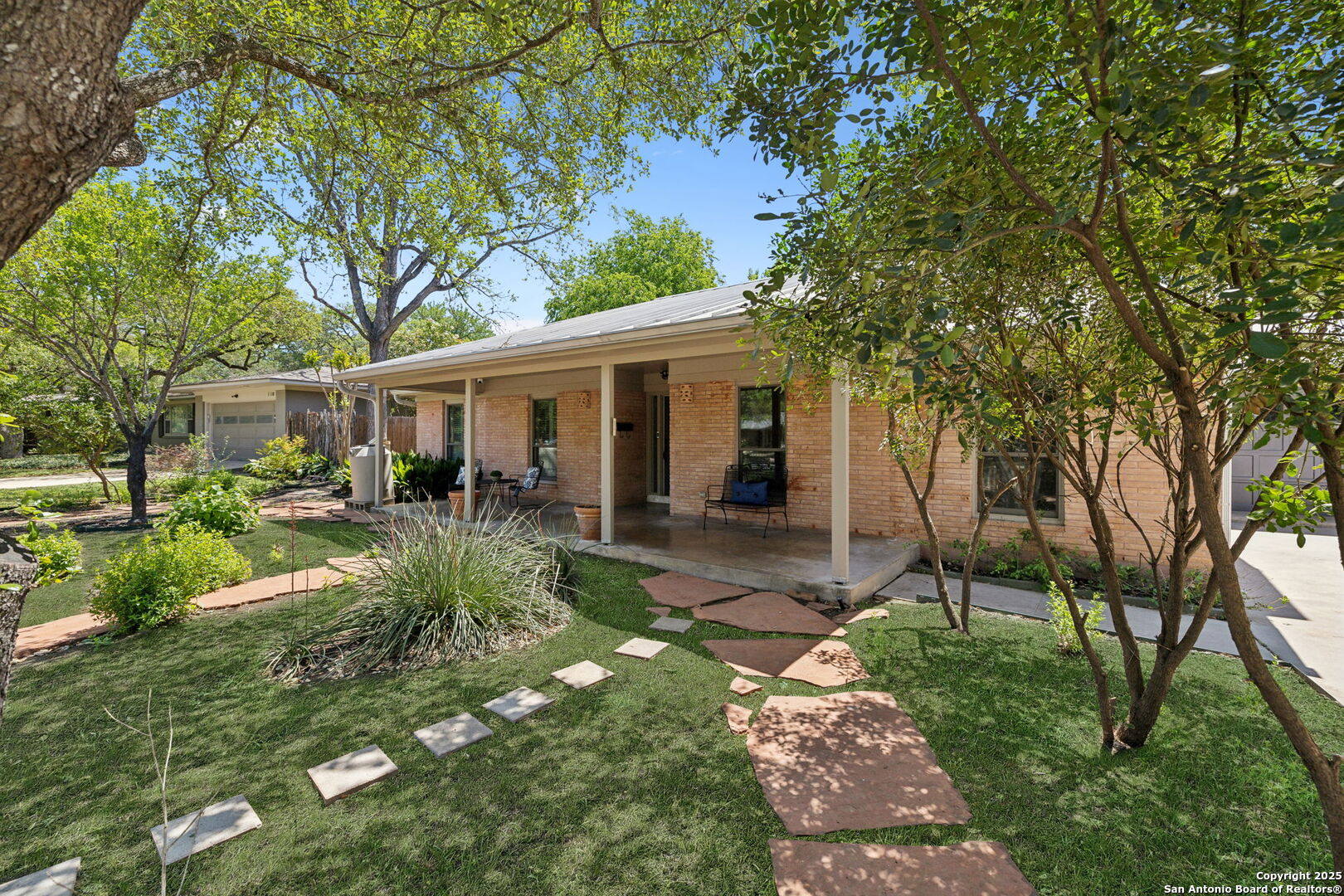 106 Five Oaks