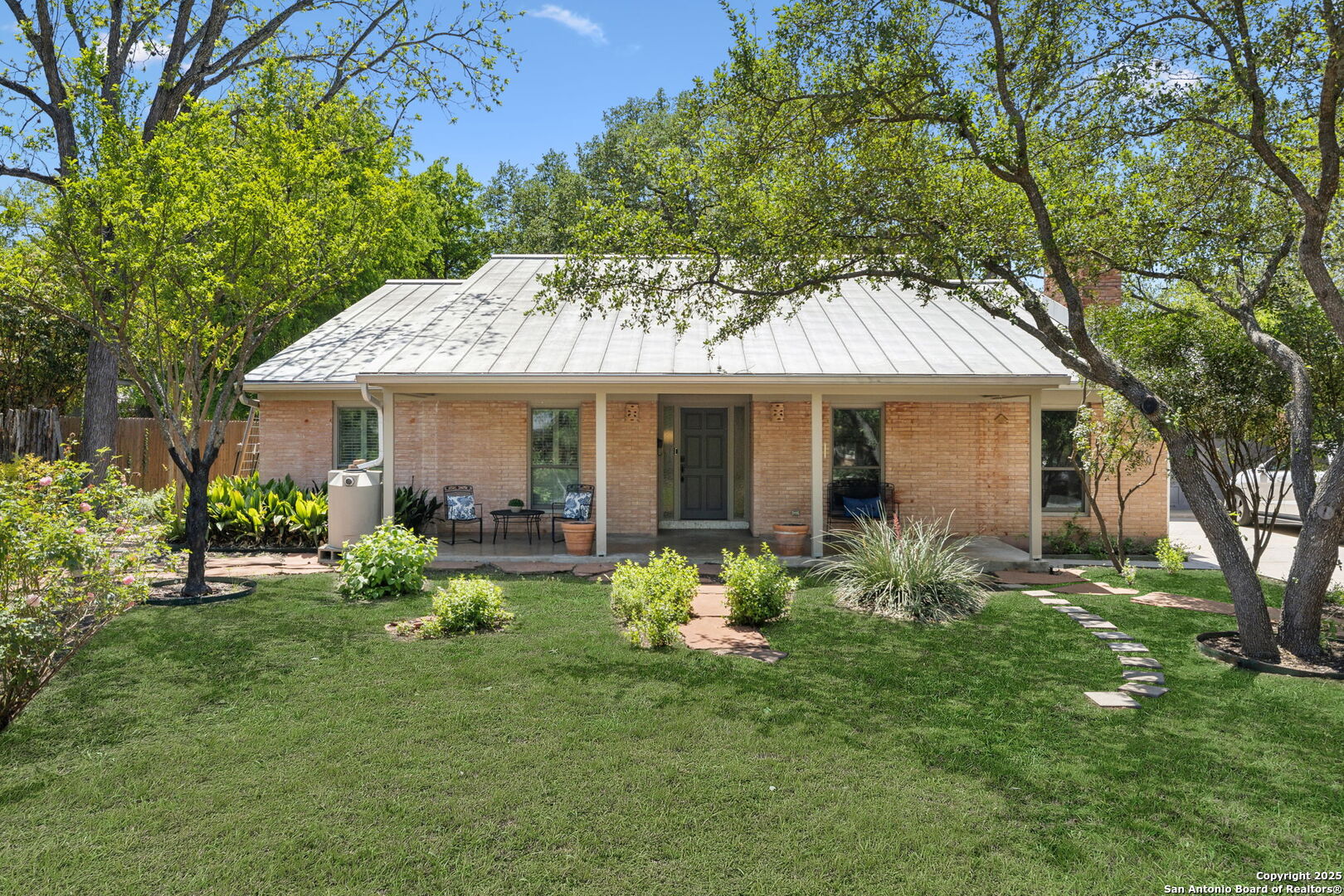 106 Five Oaks