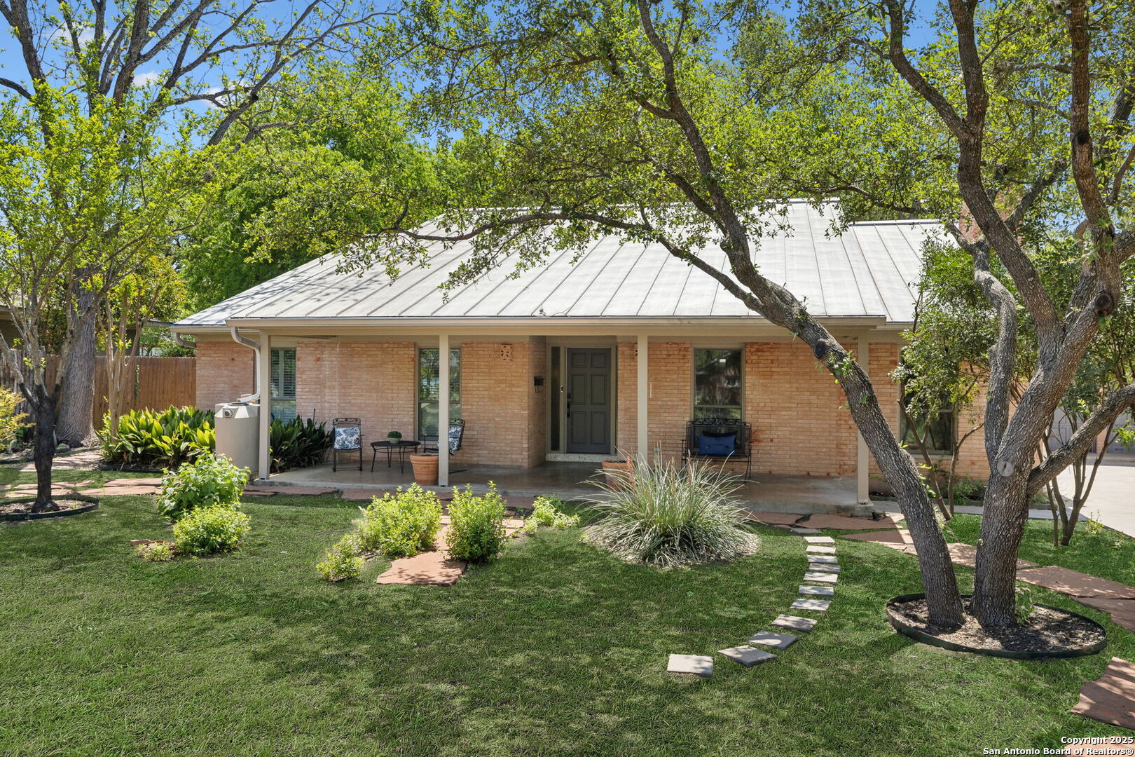 106 Five Oaks