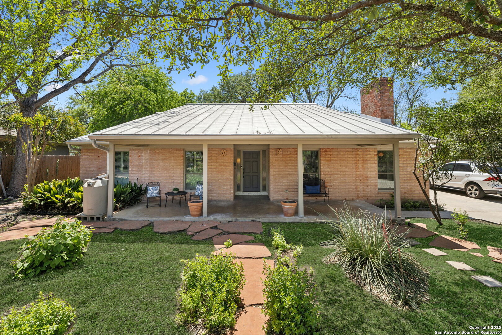 106 Five Oaks