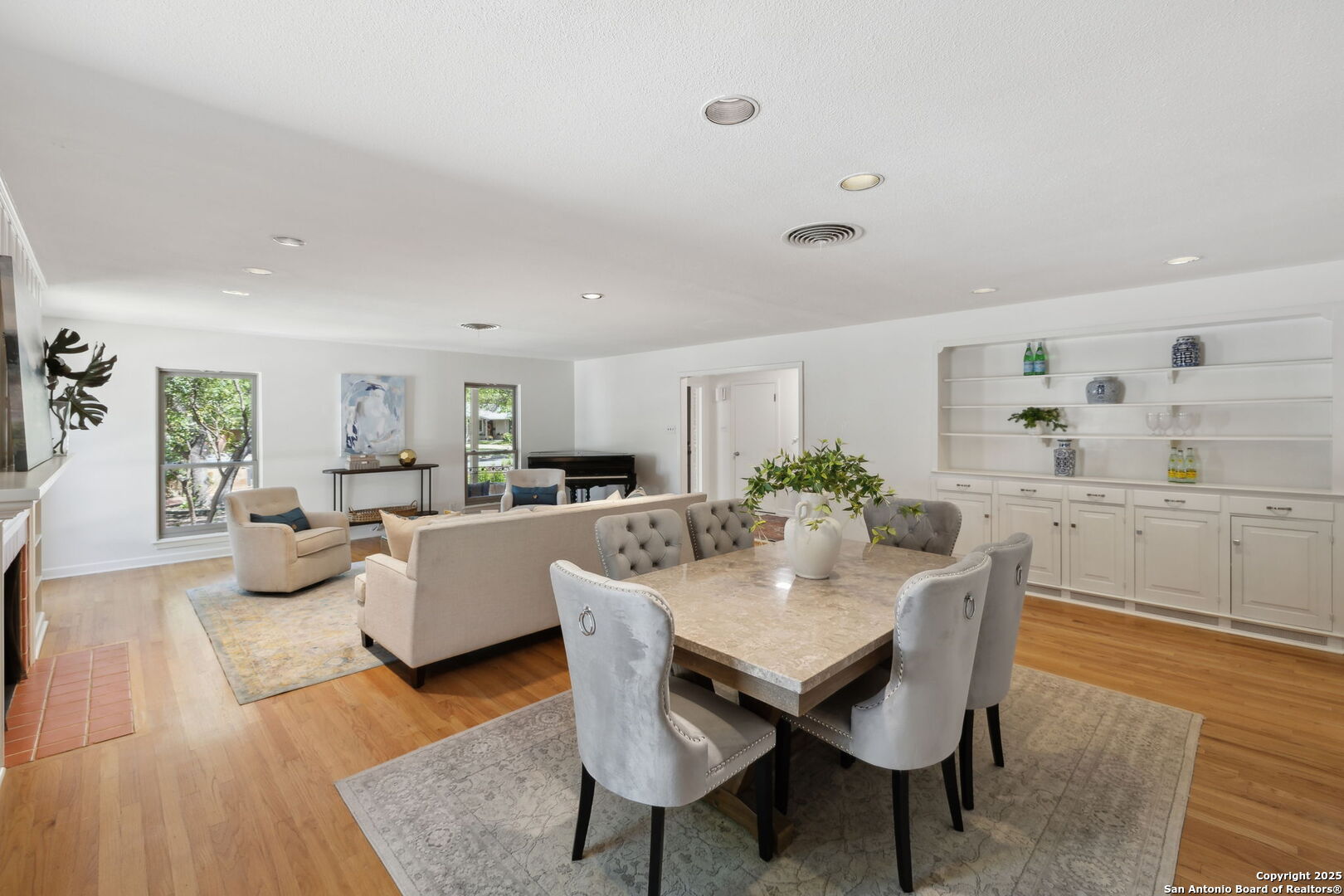106 Five Oaks