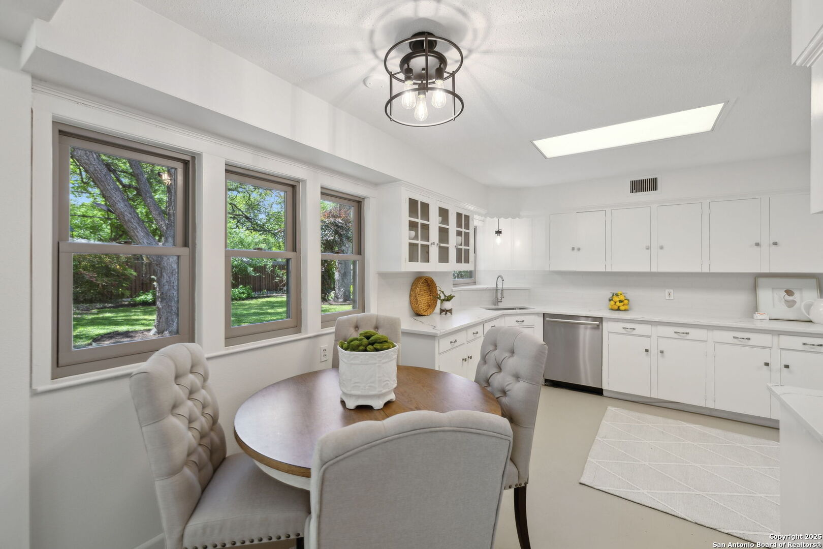 106 Five Oaks