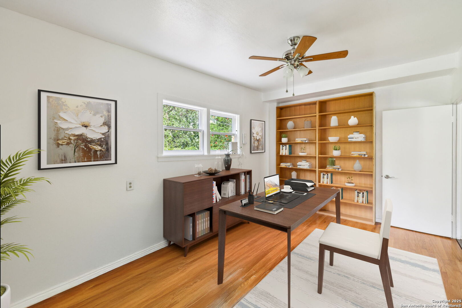 2112 W Gramercy